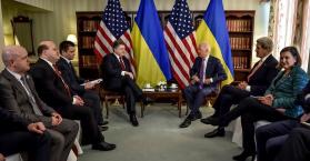 بوروشينكو يجتمع مع نائب الرئيس الأمريكي جون بايدن على هامش مؤتمر ميونخ للأمن.