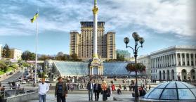 بث مباشر من ساحة الاستقلال وسط العاصمة الأوكرانية كييف