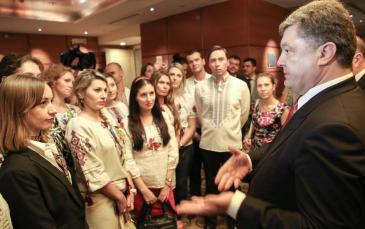 زيارة الرئيس الأوكراني بيتروبوروشينكو لسينغافورة