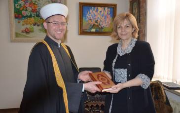 مرشحة الرئاسة الأوكرانية"أولغا باقامولتسا" تتعهد بدعم مسلمي أوكرانيا