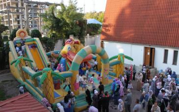 ألعب القفز التزحلق كانت بانتظار أطفال مدينة سيمفيروبل والقرم في أول أيام العيد  