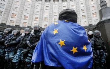  هدف الاحتجاجات في أوكرانيا هو جلب المعارضة الموالية للغرب إلى السلطة