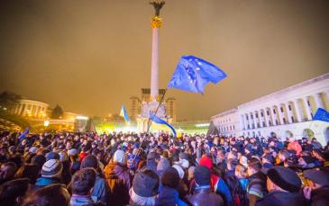 الغرب يدين فض ميدان الاستقلال، والمعارضة الأوكرانية تطالب بانتخابات رئاسية مبكرة