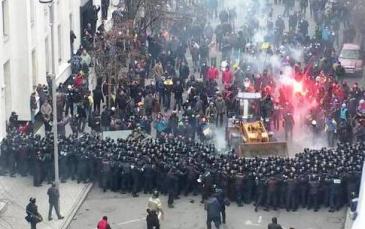  285 مصابا خلال مظاهرات كييف يوم الأمس