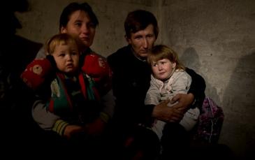 سكان سلافيانسك يقضون ليلهم في الملاجئ هربا من المعارك