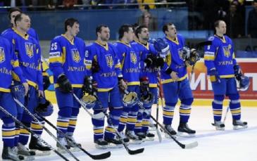 مشاجرة طاحنة بين لاعبي أوكرانيا ورومانيا لهوكي الجليد