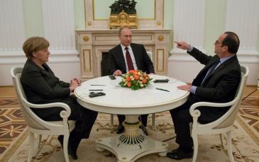 بوتين وميركل وأولوند يبدأون محادثات بشأن أوكرانيا في الكرملين