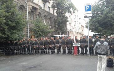تجمع قوات الحرس الجمهوري لحماية مقر الرئاسة 