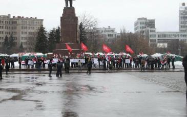 تظاهرة تأييد للأسد وشكر لروسيا في مدينة خاركيف شرق أوكرانيا