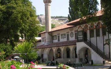 جانب من المعالم الإسلامية المتبقية في المدينة