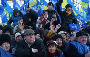 أنصار النظام الأوكراني يستأنفون التظاهر، والمعارضة تحدد مرشحيها لانتخابات الرئاسة