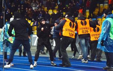 الاتحاد الأوروبي لكرة القدم يمهل أوكرانيا أسبوعين لإيجاد حل أمني بـملعب كييف
