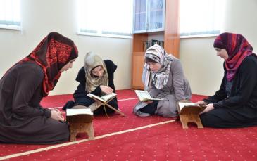 إيمان.. أول أوكرانية تحفظ القرآن