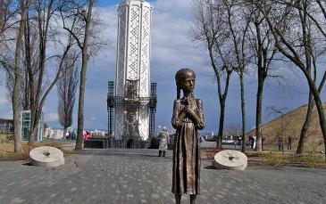 أوكرانيا تحيي ذكرى ضحايا مجاعة الهولودومور