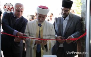 قص شريط افتتاح المسجد
