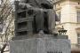 تمثال الأديب والسياسي هروشيفسكي في مدينة لفيف غرب أوكرانيا