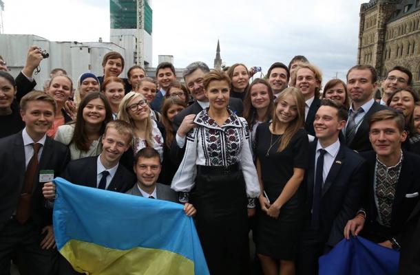  الرئيس الأوكراني و عقيلته  يلتقي بأبناء الجالية الأوكرانية المقيمين في كندا
