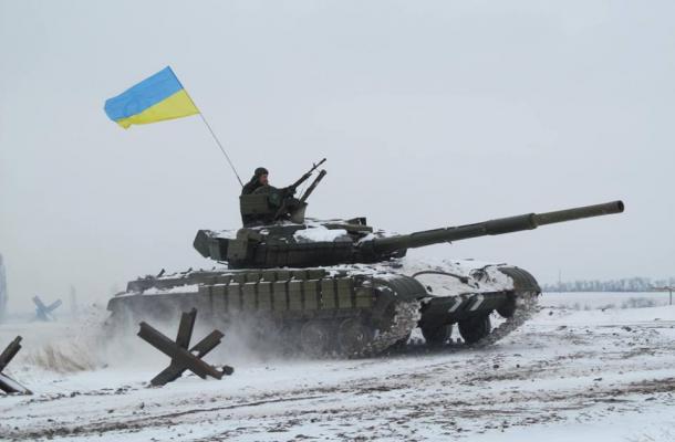 الجيش الأوكراني يقول إنه علق العمليات القتالية في شرق البلاد
