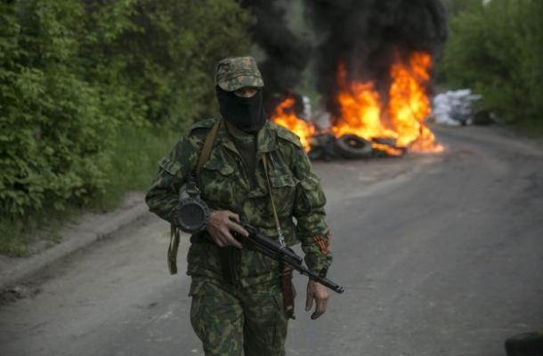 القوات الأوكرانية تأسر قوات موالية لروسيا  قامت باسقاط 3 مروحيات 