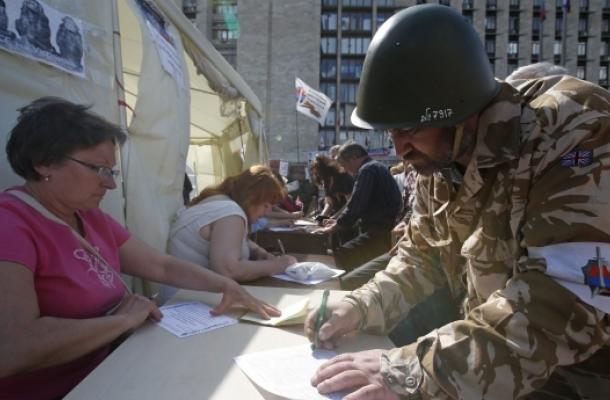 انفصاليو شرق أوكرانيا يعتزمون إجراء استفتاء على "الانضمام إلى روسيا"