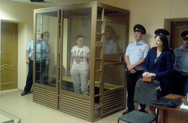 محكمة روسية تمدد اعتقال الطيارة ناديجدا سافتشينكو وأوكرانيا تحتج 