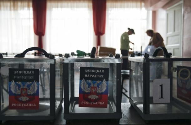 بدء الانتخابات في منطقتي دونيتسك ولوغانسك الانفصاليتين شرق اوكرانيا 