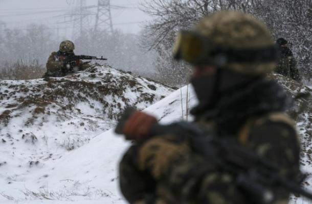قائد انفصالي: سيطرنا على 80 في المئة من بلدة ديبالتسيف وبوروشينكو يناشد العالم إيقاف العدوان