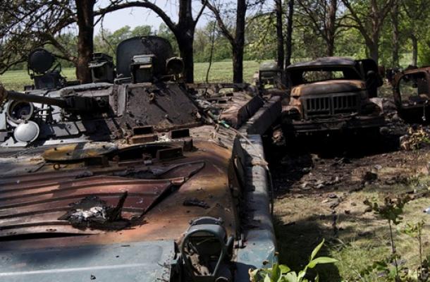 مصرع 14 جندي أوكراني وإصابة 30 آخرين في كمين شرق البلاد