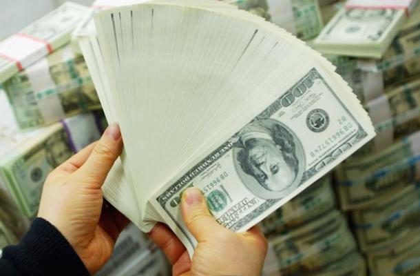 بوروشينكو: الولايات المتحدة تعهدت بضمانات مالية قيمتها مليار دولار لأوكرانيا
