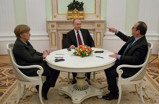 بوتين وميركل وأولوند يبدأون محادثات بشأن أوكرانيا في الكرملين
