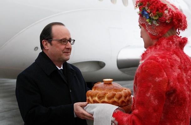 وصول الرئيس الفرنسي العاصمة البيلاروسية