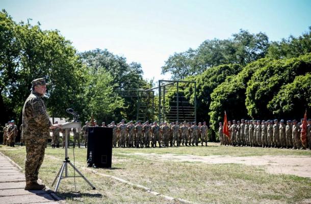 كلمة بوروشينكو خلال احتفالات عيد القوات الجوية 