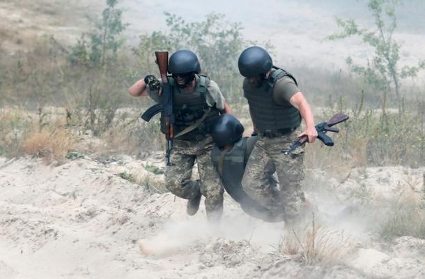 جانب من تدريبات للجيش الأوكراني يقودها بريطانيون 