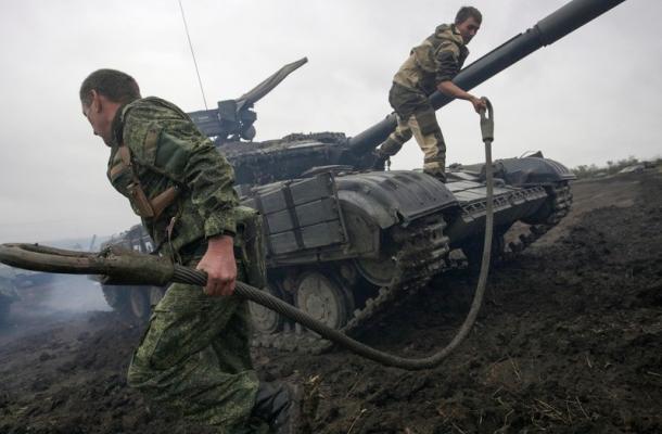 جانب من تدريبات عسكرية للانفصالين شرق أوكرانيا 
