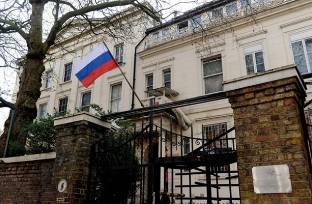 بريطانيا تتهم مواطنا أوكرانيا بإعداد هجوم على السفارة الروسية بلندن