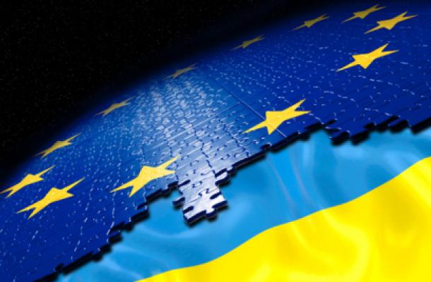 أمريكا تدعو أوكرانيا إلى حل المشاكل وتحقيق الشراكة مع الاتحاد الأوروبي