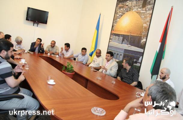 وقفة تضامنية مع الأسرى الفلسطينيين في العاصمة الأوكرانية كييف
