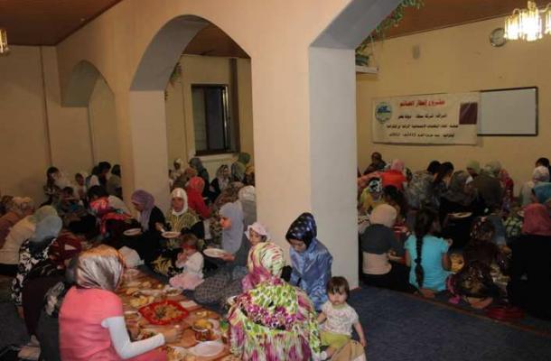 أحد الإفطارات الخاصة بالنساء الرمضانية في المركز الثقافي الإسلامي بالقرم