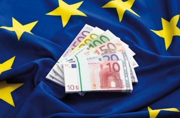 الاتحاد الأوروبي يوافق على إقراض أوكرانيا 1.8 مليار يورو