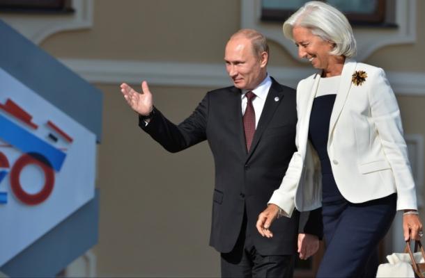 بلومبرغ: روسيا تعمل على وقف قرض صندوق النقد الدولي لأوكرانيا