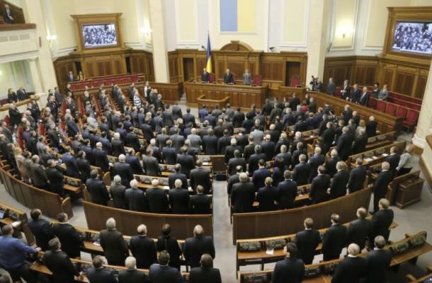 أوكرانيا تقر اتفاقا لإعادة هيكلة الديون