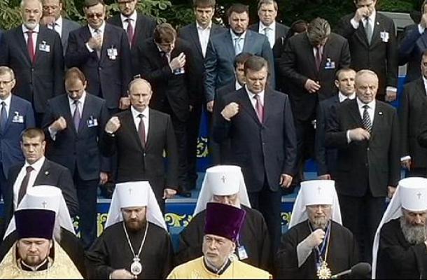 منعا لانجرافها إلى الغرب.. بوتين يستقطب أوكرانيا "بالمسيحية"