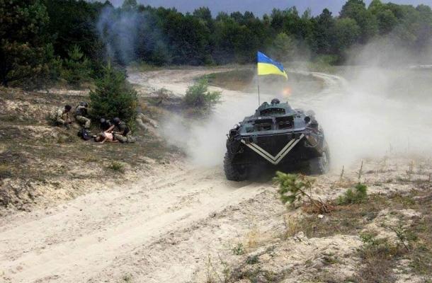 جانب من تدريبات للجيش الأوكراني يقودها بريطانيون 