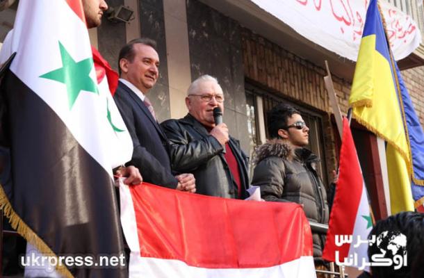 في سنوية "الأزمة".. تظاهرة مؤيدة للأسد أمام سفارة سوريا بأوكرانيا