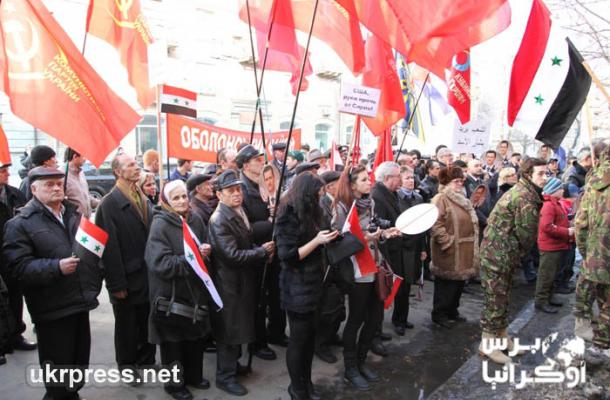 في سنوية "الأزمة".. تظاهرة مؤيدة للأسد أمام سفارة سوريا بأوكرانيا