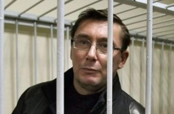 زوجة وزير الداخلية الأوكراني السابق المسجون: زوجي لن يطلب العفو من يانوكوفيتش
