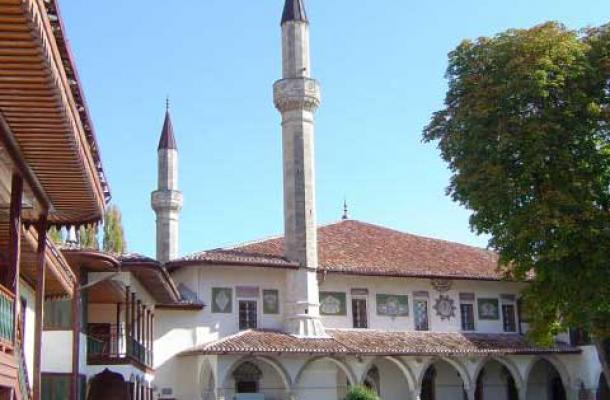 جانب من المعالم الإسلامية المتبقية في المدينة