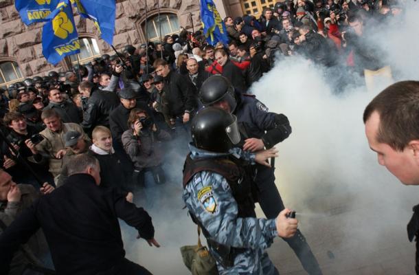 احتجاج أمام مجلس مدينة العاصمة كييف