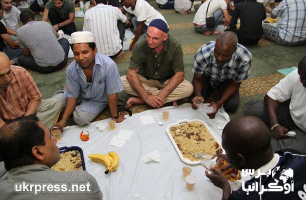 فيكتور صام رمضان منذ بدايته قبل أن يعلن اعتناقه الإسلام
