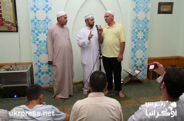 مع مسلم أوكراني جديد في يوم صيام حار وشاق